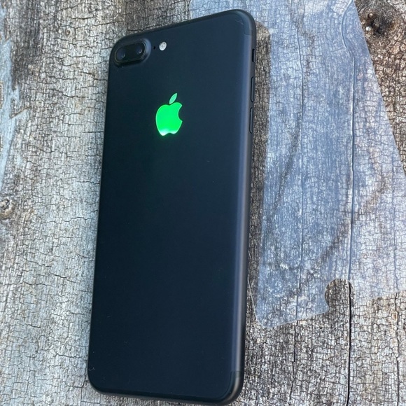 iPhone 7 Plus Black 128 GB GSM & CDMA Unlocked  AT&T Cricket Wireless T-Mobile - Picture 1 of 7